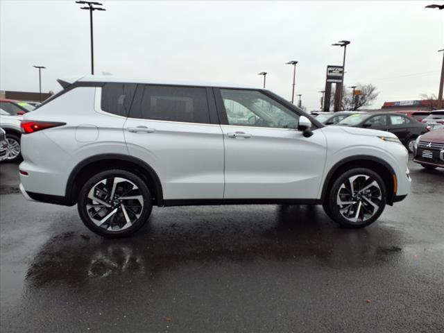 new 2024 Mitsubishi Outlander car, priced at $29,500