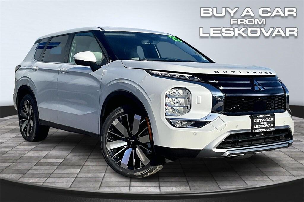 new 2025 Mitsubishi Outlander car, priced at $37,498