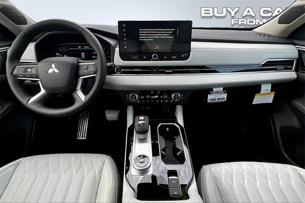 new 2025 Mitsubishi Outlander car