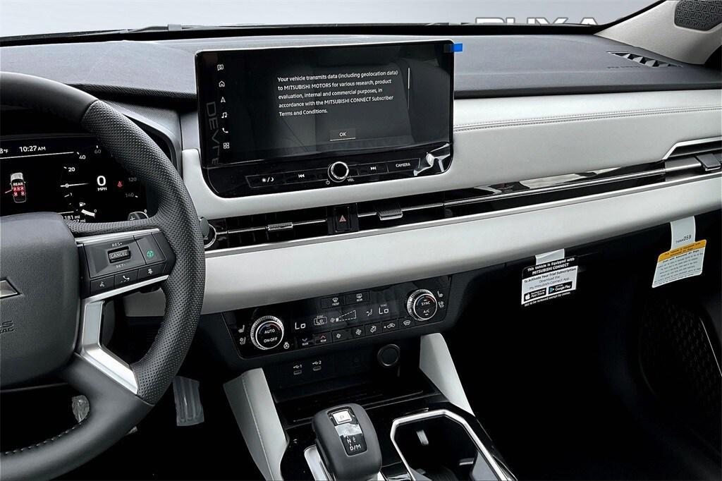new 2025 Mitsubishi Outlander car