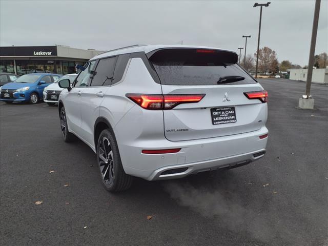 new 2024 Mitsubishi Outlander car, priced at $32,998