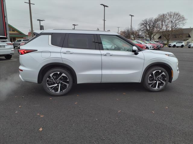 new 2024 Mitsubishi Outlander car, priced at $32,998