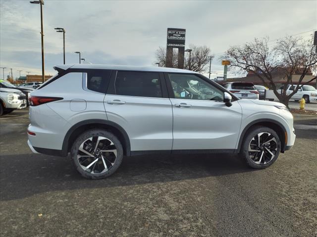 new 2024 Mitsubishi Outlander car, priced at $28,998