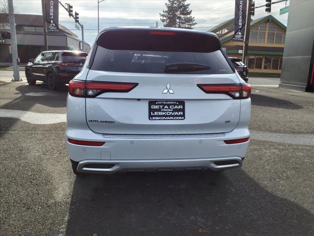 new 2024 Mitsubishi Outlander car, priced at $28,998