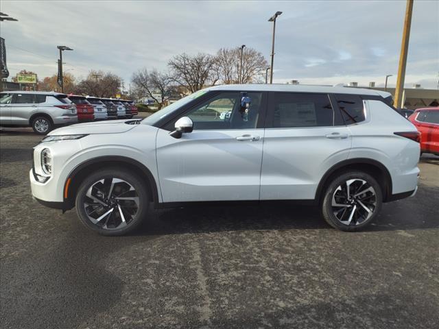 new 2024 Mitsubishi Outlander car, priced at $28,998