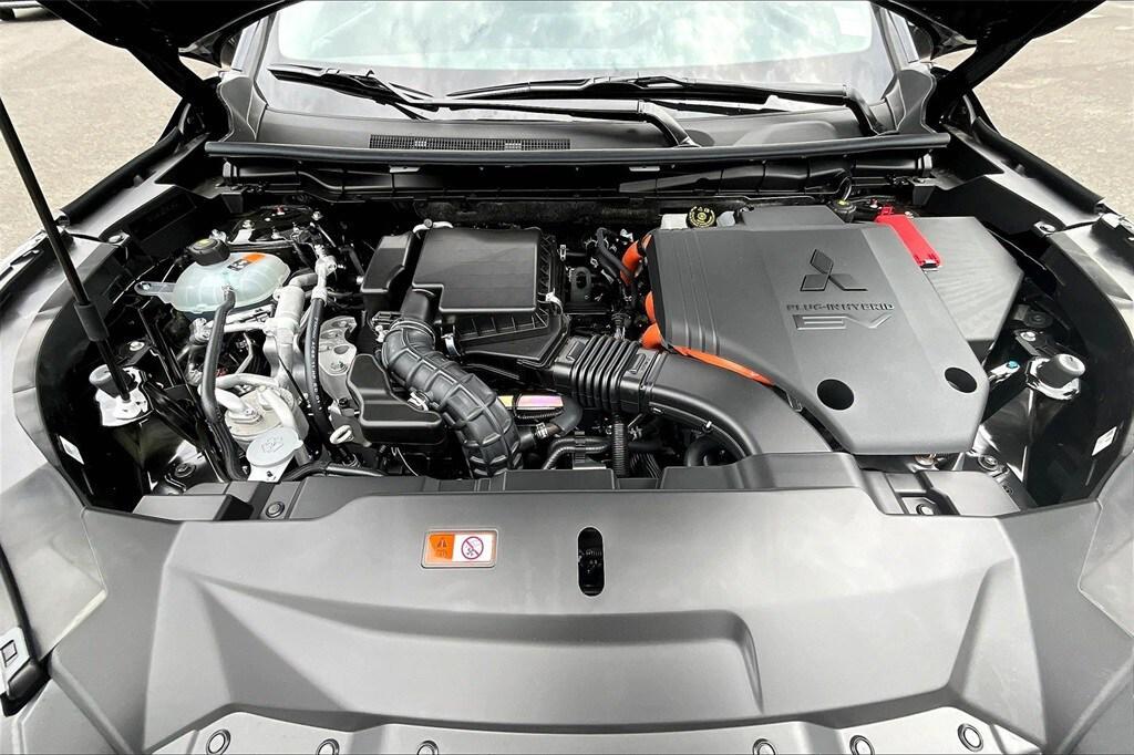 new 2025 Mitsubishi Outlander PHEV car