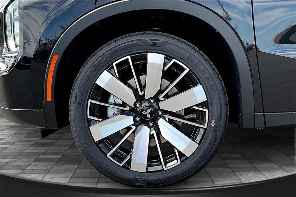 new 2025 Mitsubishi Outlander car, priced at $37,498