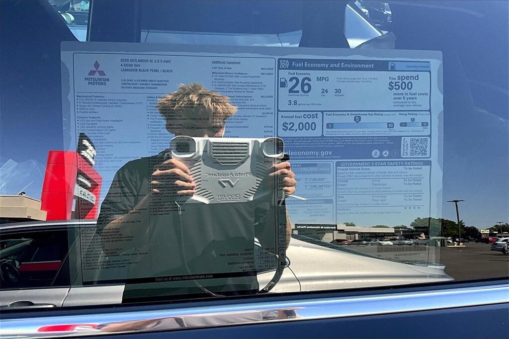 new 2025 Mitsubishi Outlander car, priced at $37,498