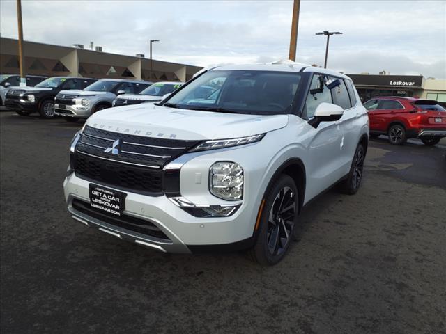 new 2024 Mitsubishi Outlander car, priced at $28,998