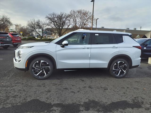 new 2024 Mitsubishi Outlander car, priced at $28,998