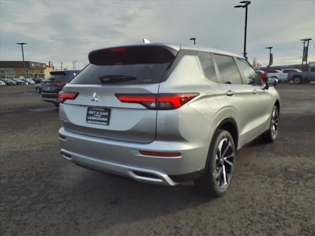 new 2024 Mitsubishi Outlander car, priced at $28,998