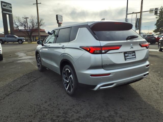 new 2024 Mitsubishi Outlander car, priced at $28,998