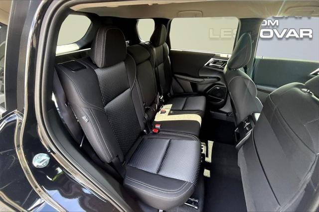 new 2025 Mitsubishi Outlander car