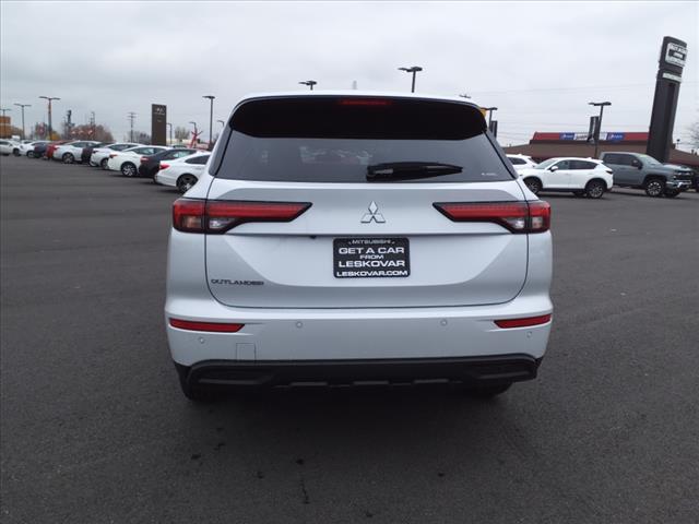 new 2024 Mitsubishi Outlander car, priced at $26,998