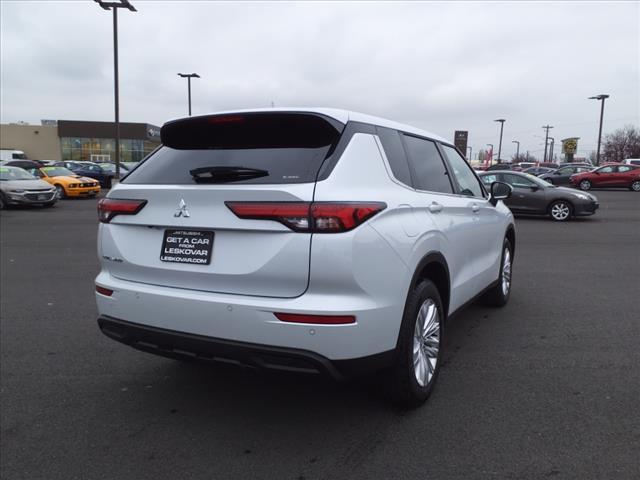 new 2024 Mitsubishi Outlander car, priced at $26,998