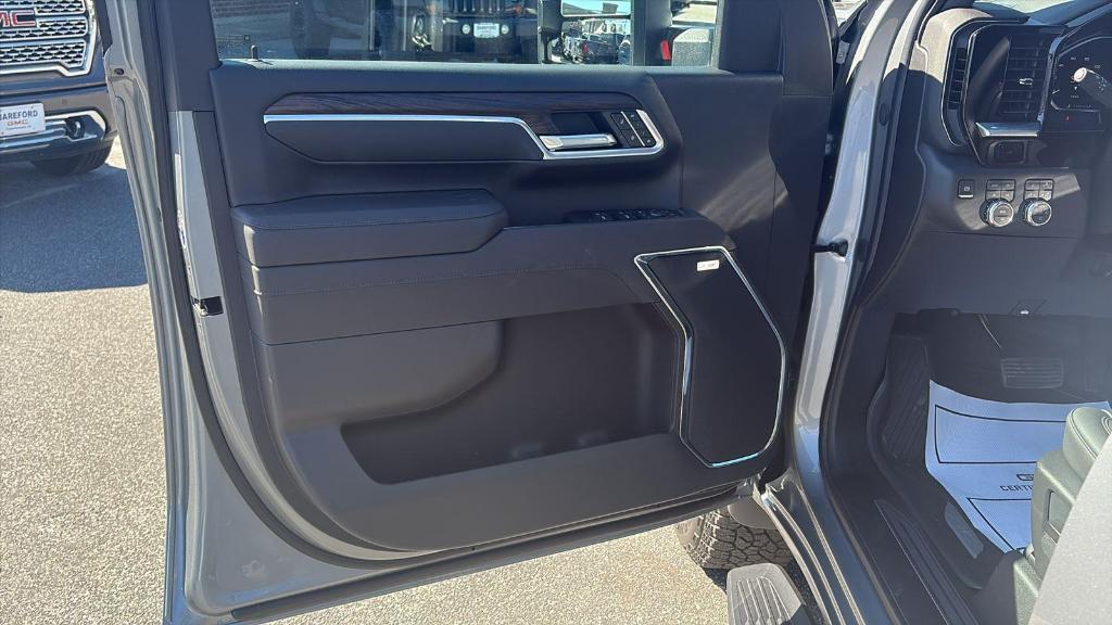 new 2026 GMC Sierra 2500 car, priced at $70,170