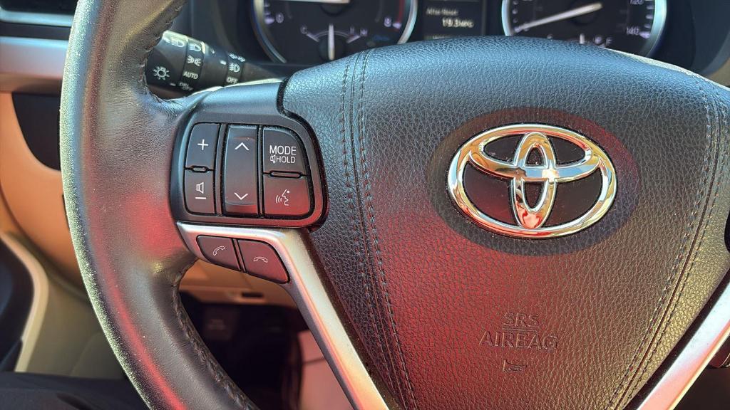 used 2019 Toyota Highlander car
