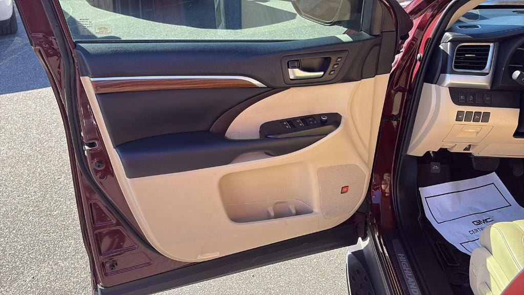 used 2019 Toyota Highlander car