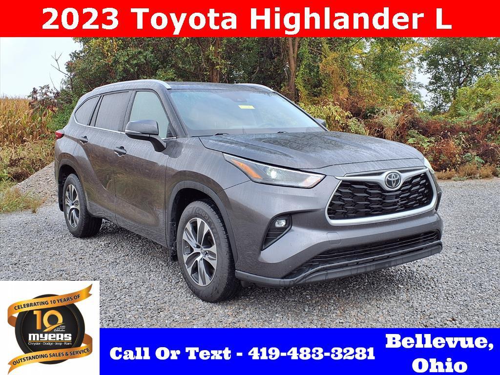 used 2023 Toyota Highlander car, priced at $31,500