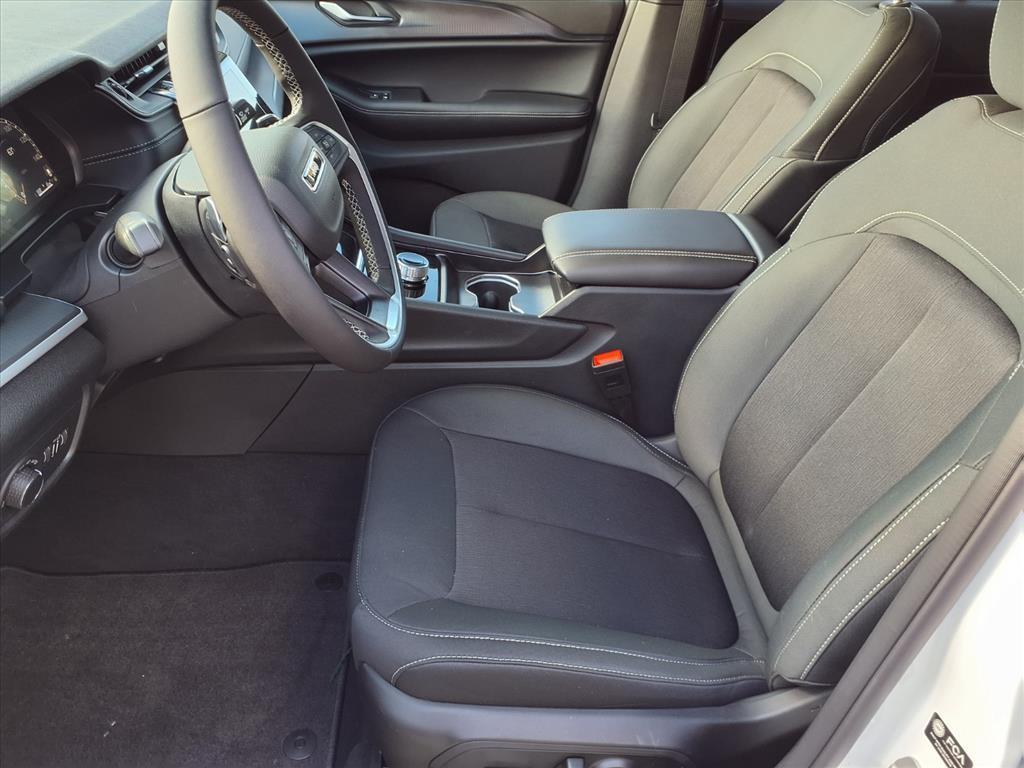 new 2025 Jeep Grand Cherokee car, priced at $37,120