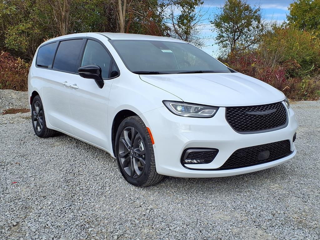 new 2026 Chrysler Pacifica car
