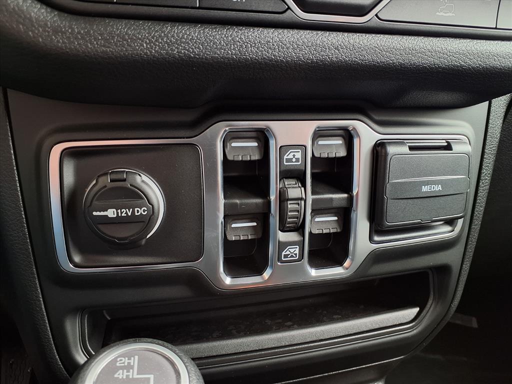 new 2026 Jeep Wrangler car, priced at $43,070