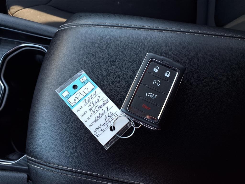 used 2024 Jeep Grand Cherokee car, priced at $29,354