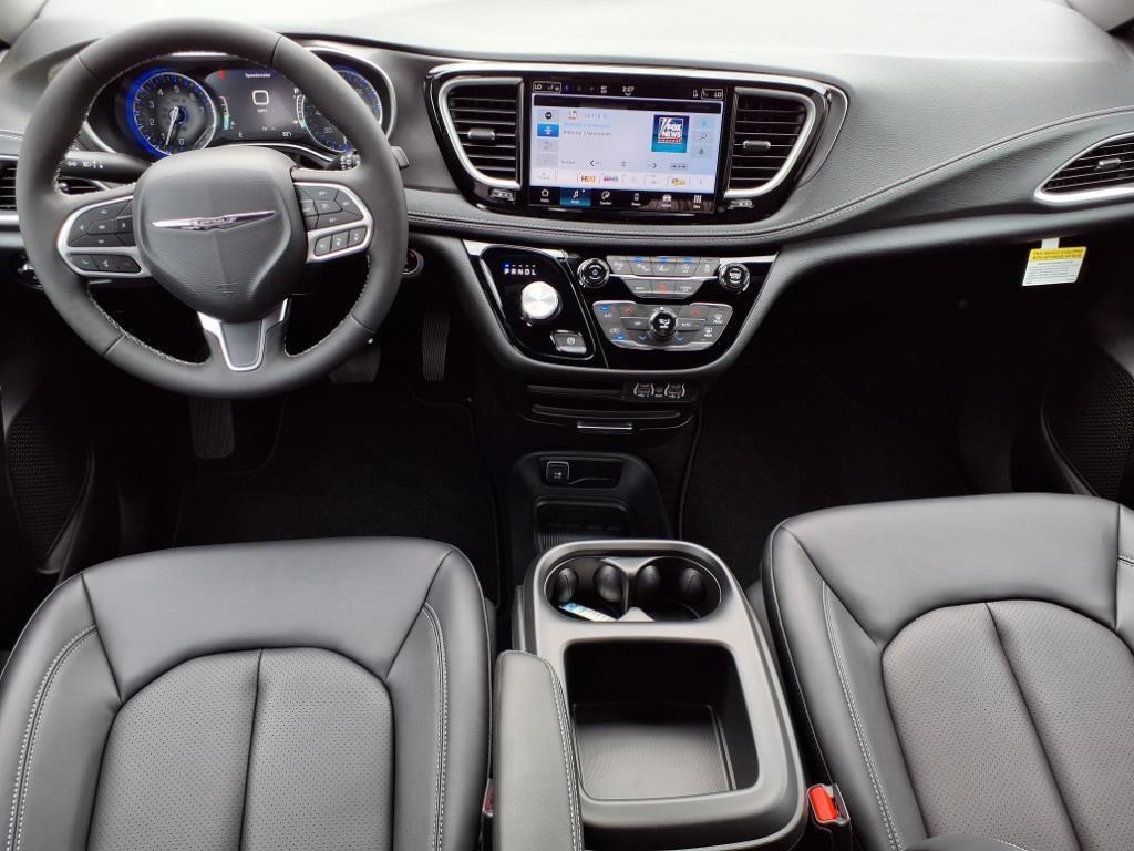 new 2025 Chrysler Pacifica car, priced at $39,727
