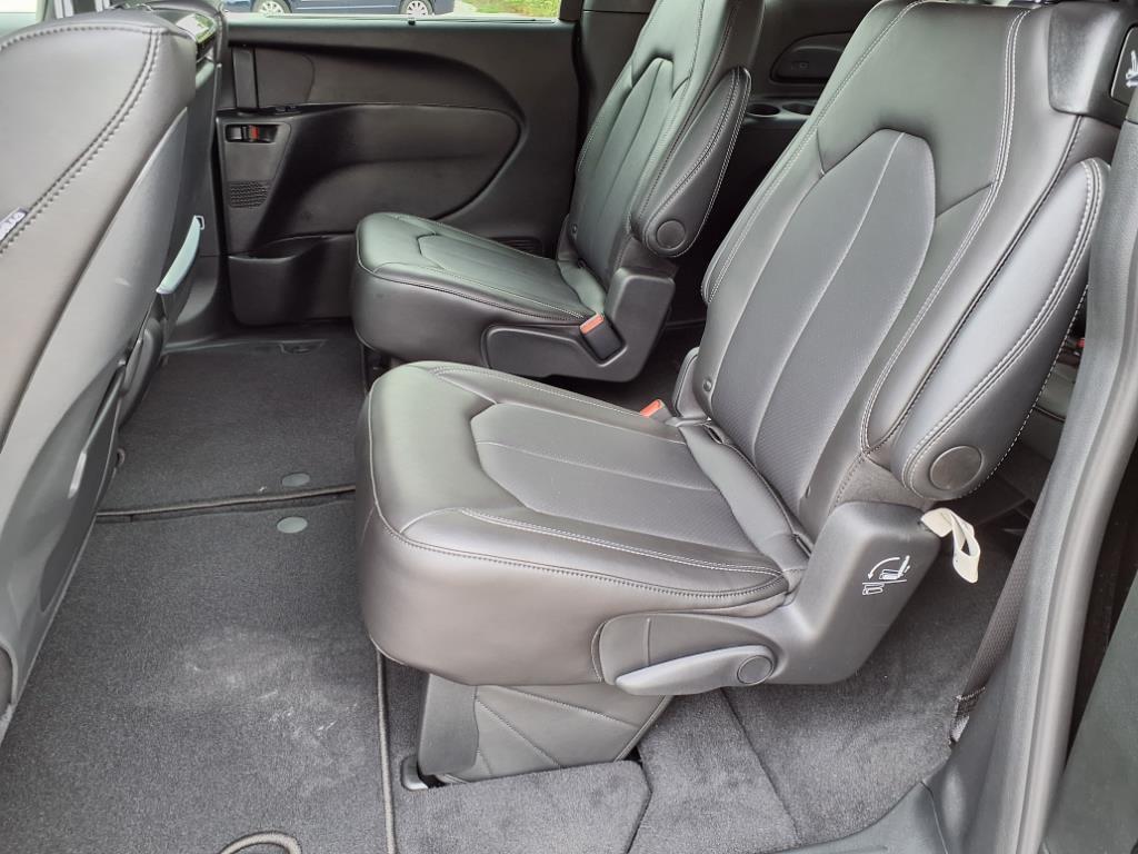 new 2026 Chrysler Pacifica car, priced at $42,438