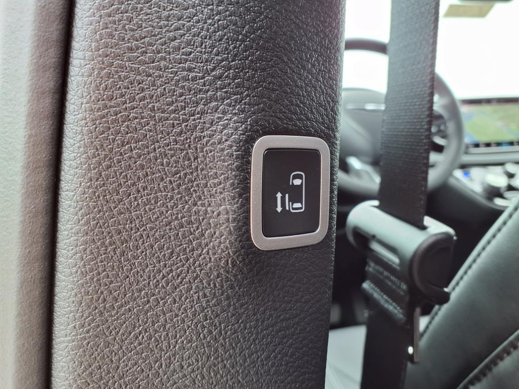 new 2026 Chrysler Pacifica car, priced at $42,438