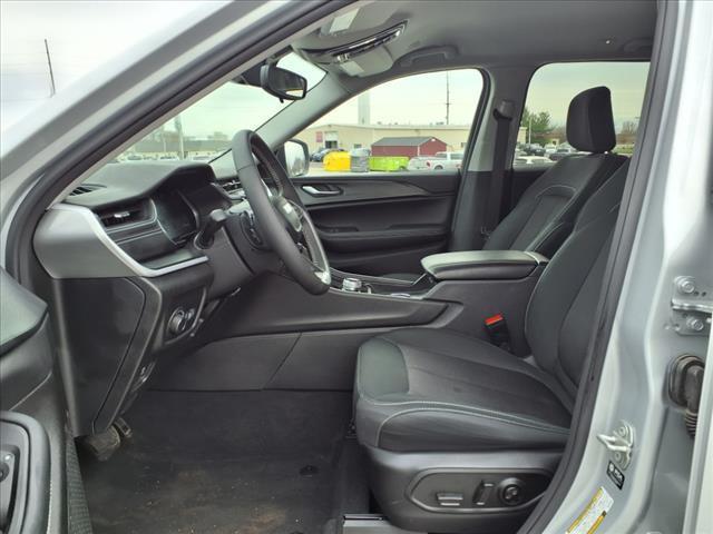 used 2024 Jeep Grand Cherokee car, priced at $32,400