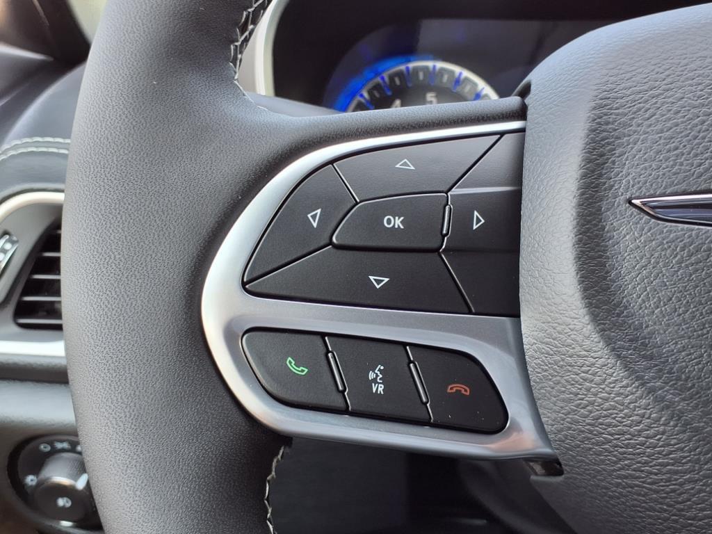 new 2025 Chrysler Pacifica car, priced at $41,906