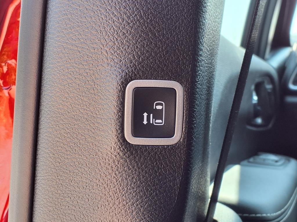 new 2025 Chrysler Pacifica car, priced at $41,906