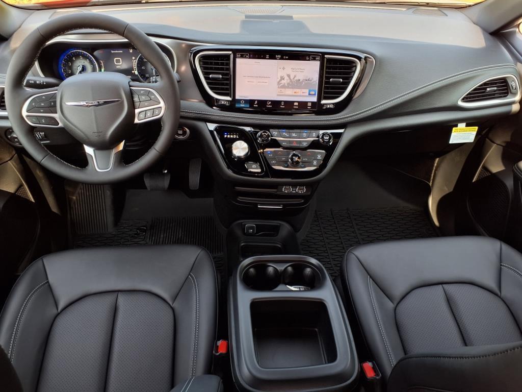new 2025 Chrysler Pacifica car, priced at $41,906
