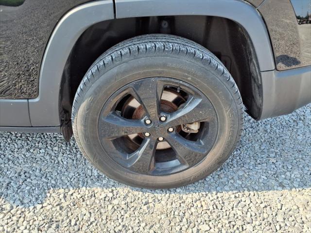 used 2019 Jeep Cherokee car, priced at $15,500