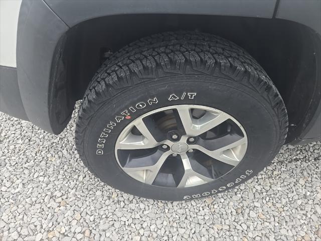 used 2016 Jeep Cherokee car, priced at $11,800
