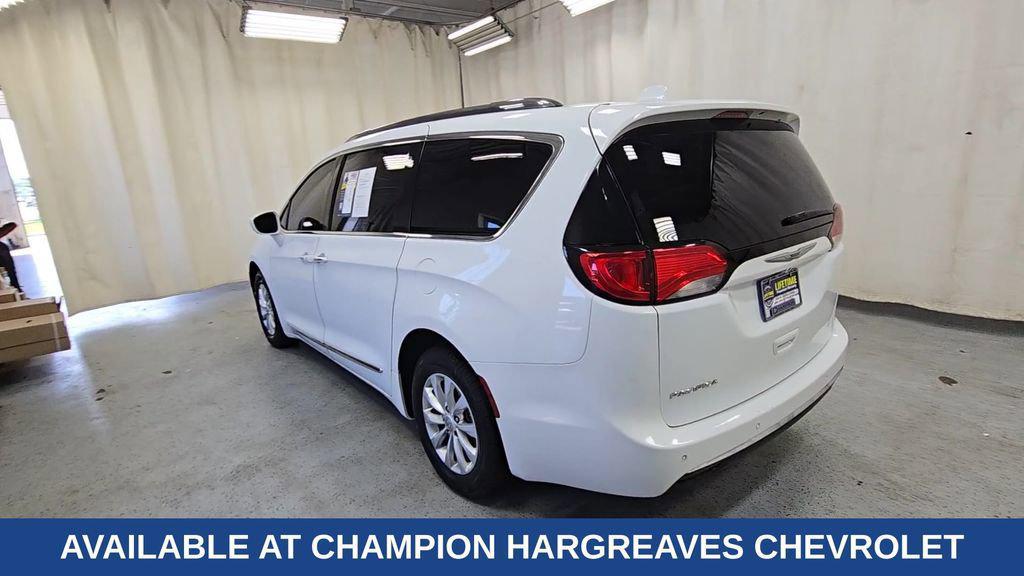 used 2018 Chrysler Pacifica car, priced at $10,499