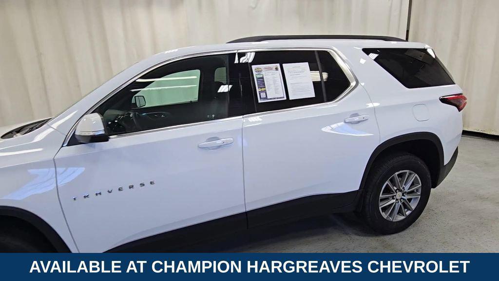 used 2023 Chevrolet Traverse car, priced at $29,999