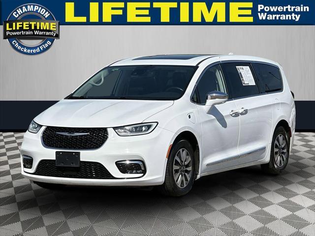 used 2022 Chrysler Pacifica Hybrid car, priced at $25,756