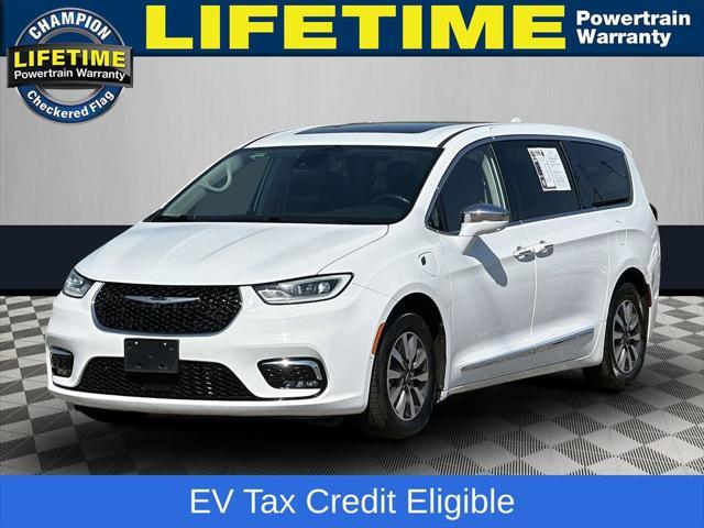 used 2022 Chrysler Pacifica Hybrid car, priced at $24,719