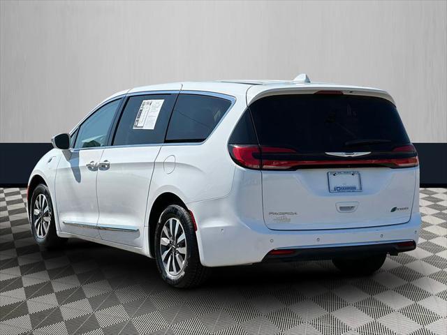 used 2022 Chrysler Pacifica Hybrid car, priced at $25,756