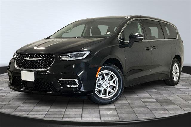 used 2023 Chrysler Pacifica car, priced at $25,250