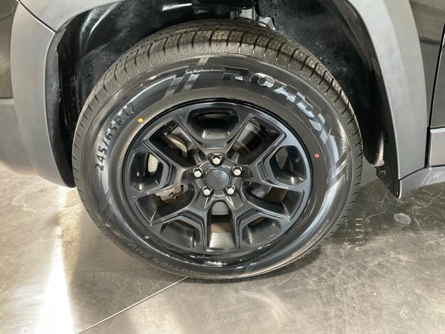 used 2021 Jeep Cherokee car, priced at $21,831