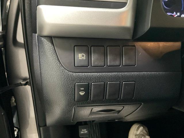 used 2018 Toyota Highlander car, priced at $15,965