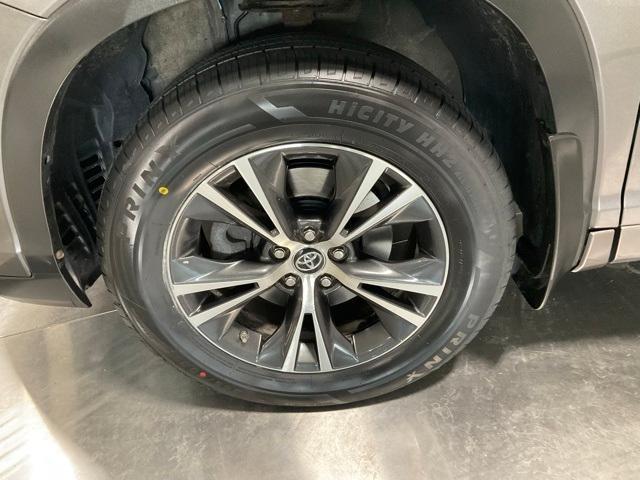 used 2018 Toyota Highlander car, priced at $15,965