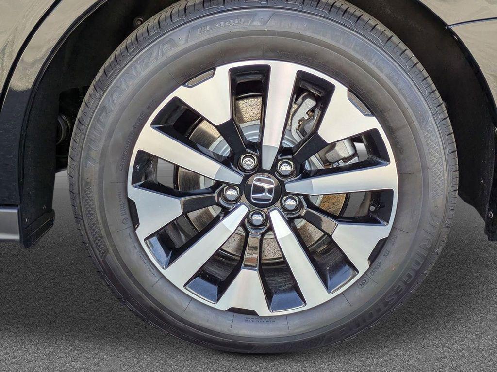 new 2026 Honda Odyssey car, priced at $43,840
