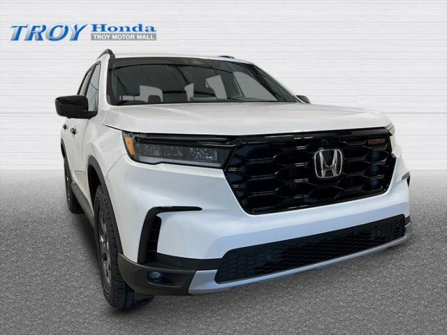 new 2025 Honda Pilot car, priced at $51,305