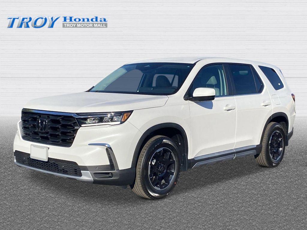 new 2025 Honda Pilot car, priced at $48,900