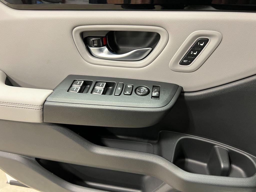 new 2025 Honda Pilot car, priced at $50,550