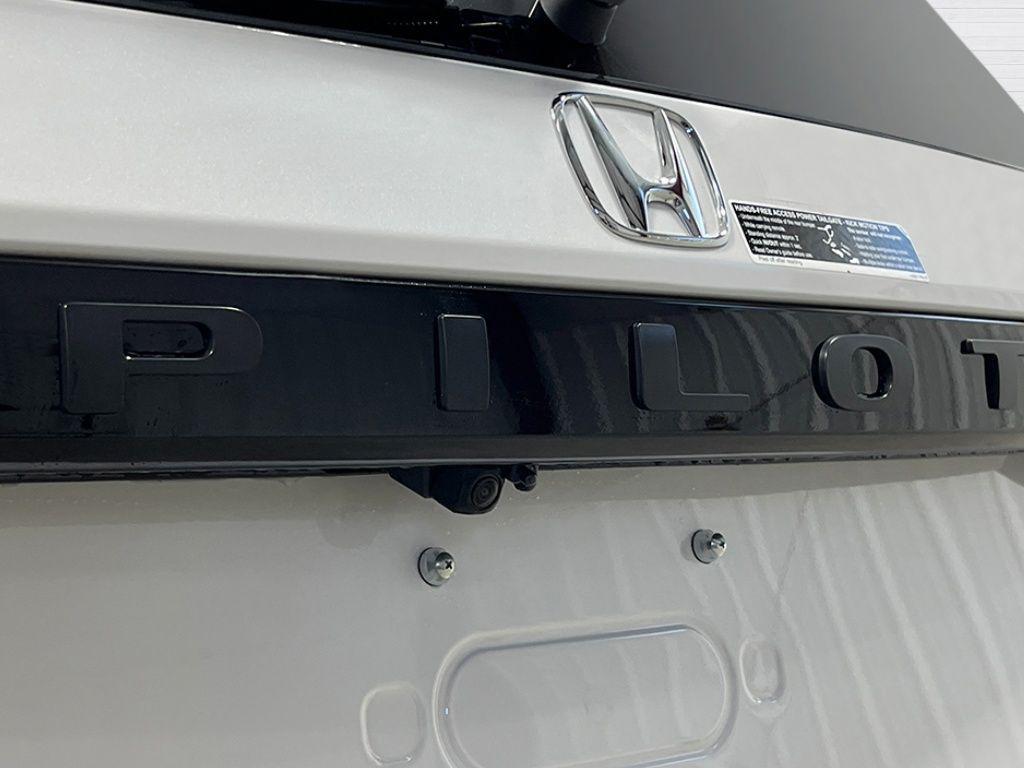 new 2025 Honda Pilot car, priced at $50,550